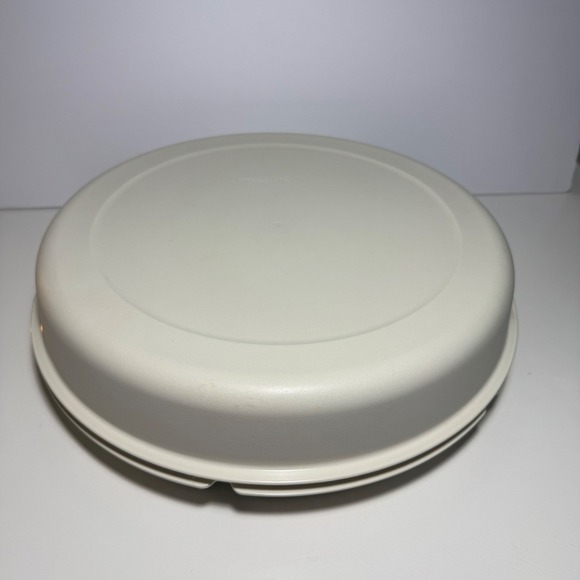 Tupperware Other - VTG Tupperware Divided Serving Platter w Center Bowl and Lid‎ Beige 3 Pc 1666-3